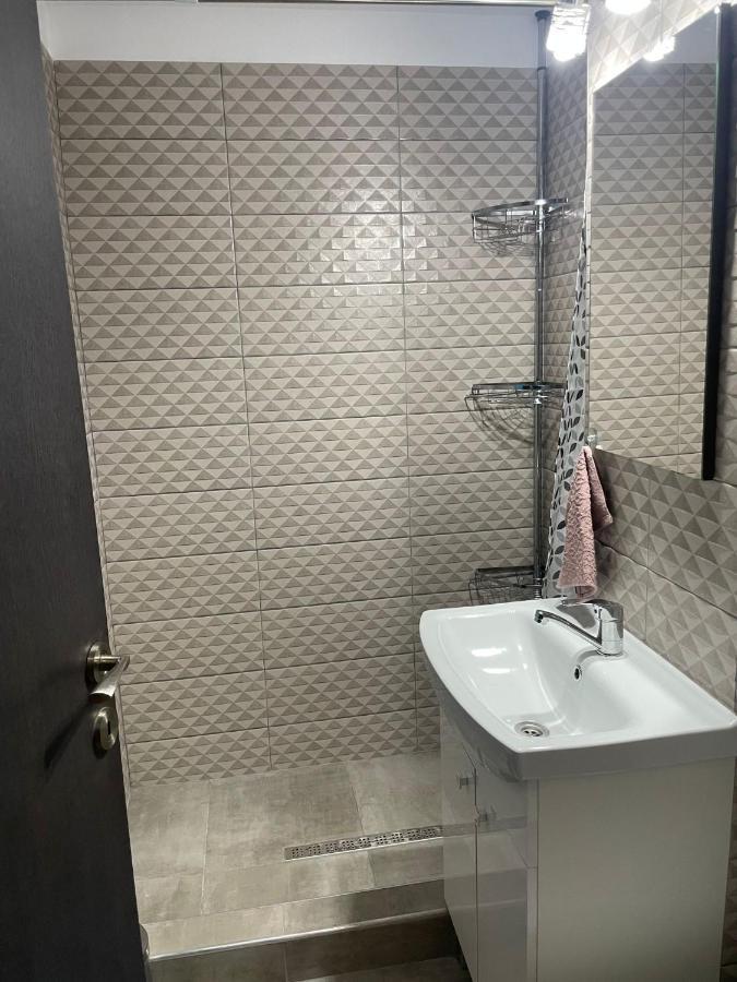 Apartament 1 Hateg Exterior photo
